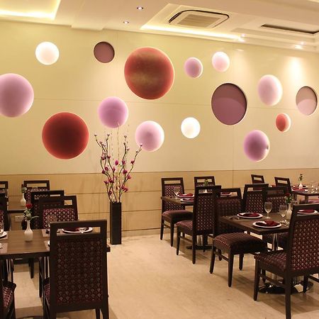 Hotel Amrapali Grand New Delhi Exterior photo